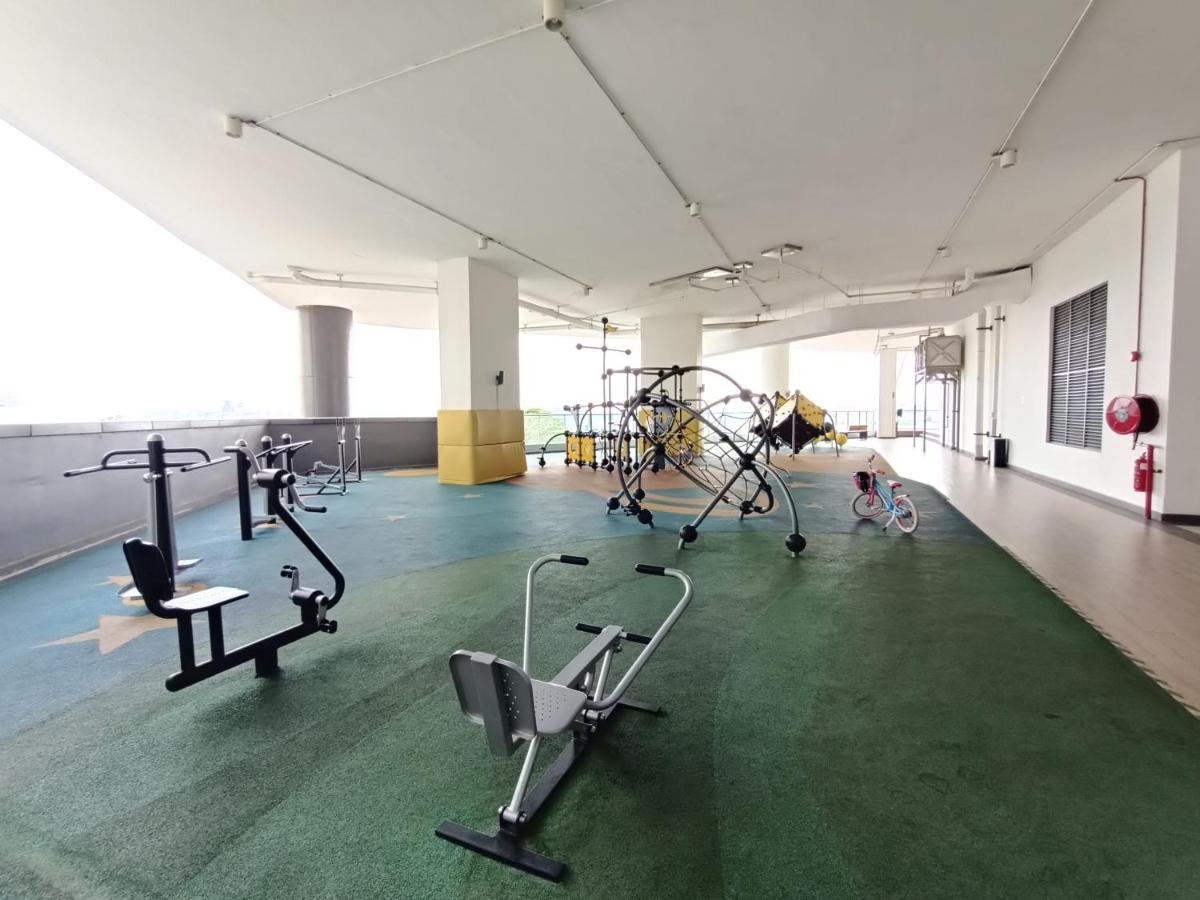 R&F Princess Cove Premium Homestay Famaily Johor Bahru Extérieur photo